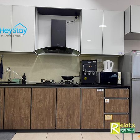 Atlantis Residences Melaka By Heystay Management Extérieur photo